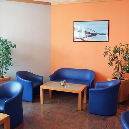 Hotel Cubic Лакташи Экстерьер фото